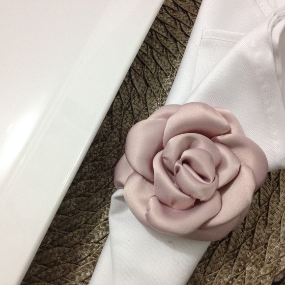 O porta guardanapo do Atelier Sônia Goldacker custa R$ 2,80 na Elo7. O porta guardanapo do Atelier Sônia Goldacker custa R$ 2,80 na Elo7.