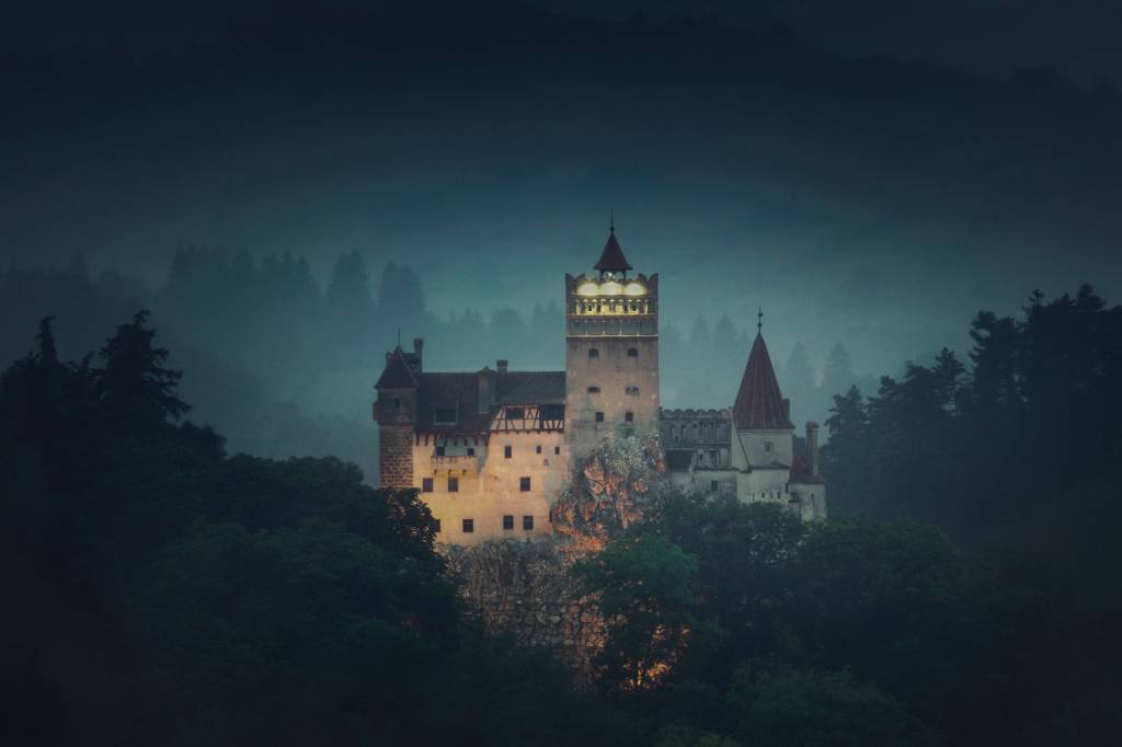 Airbnb oferece uma noite no castelo do Conde Drácula de graça