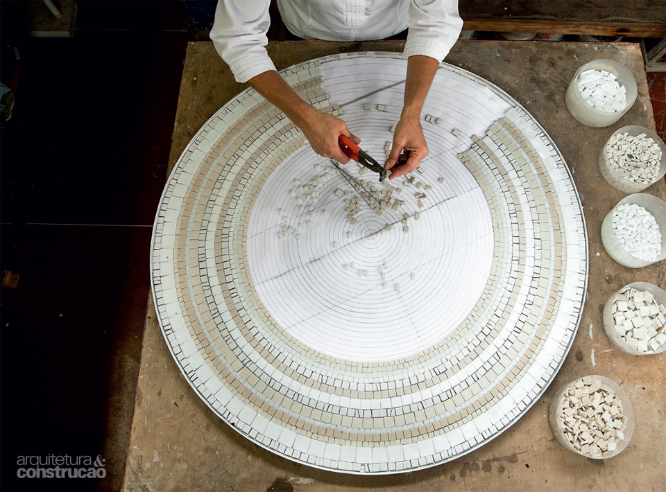 Bartira Velludo resgata a arte dos mosaicos