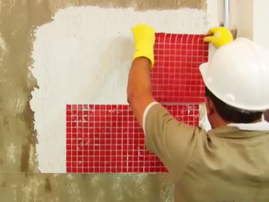 Como aplicar pastilhas na parede?