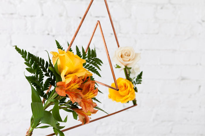 13-como-fazer-um-mobile-geometrico-decorado-com-flores