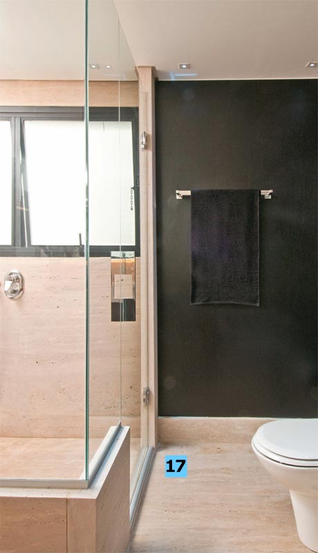 17. Na &aacute;rea molhada (onde ficam o boxe e o vaso sanit&aacute;rio), adotou-s...