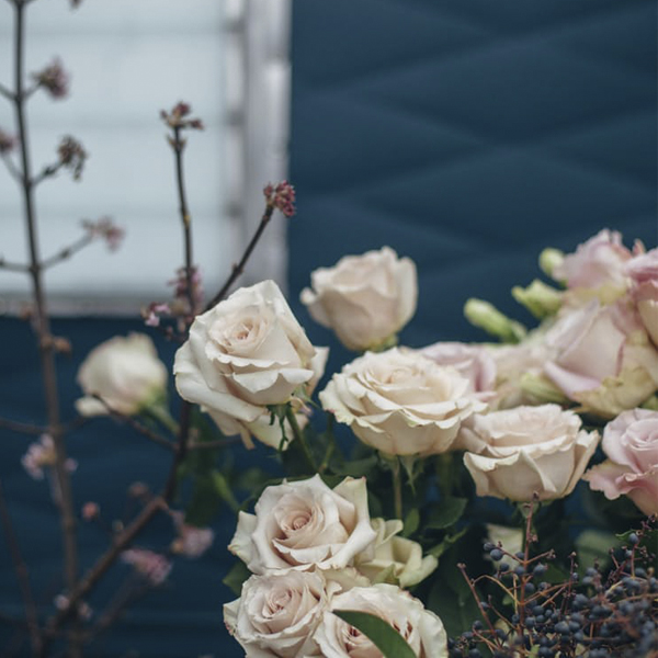 Significado das flores na decoração; buquê de rosas