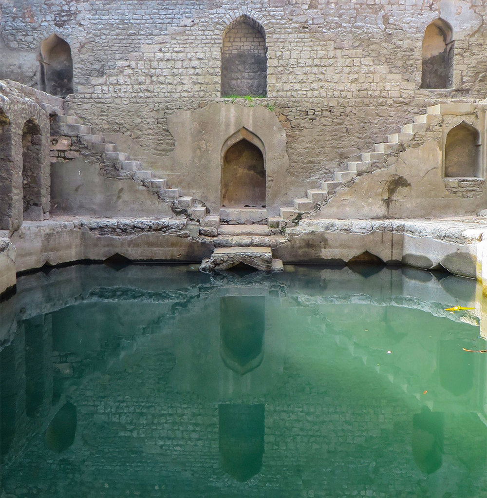 Jornalista clica poços subterrâneos incríveis abandonados na Índia