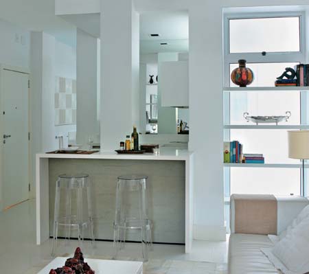 Cristina apostou na integra&ccedil;&atilde;o total dos espa&ccedil;os. A base da bancada de Sil...