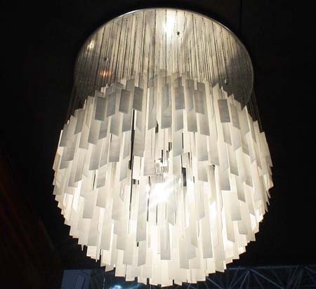 As plaquinhas de acr&iacute;lico t&ecirc;m tamanho reduzido, mas juntas formam os 82 cm ...