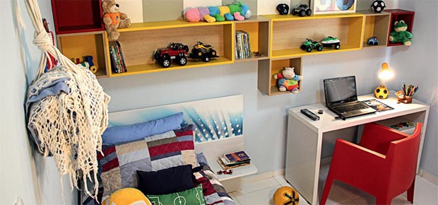 Quarto dos dois irmãos ficou muito mais divertido com nova decoração