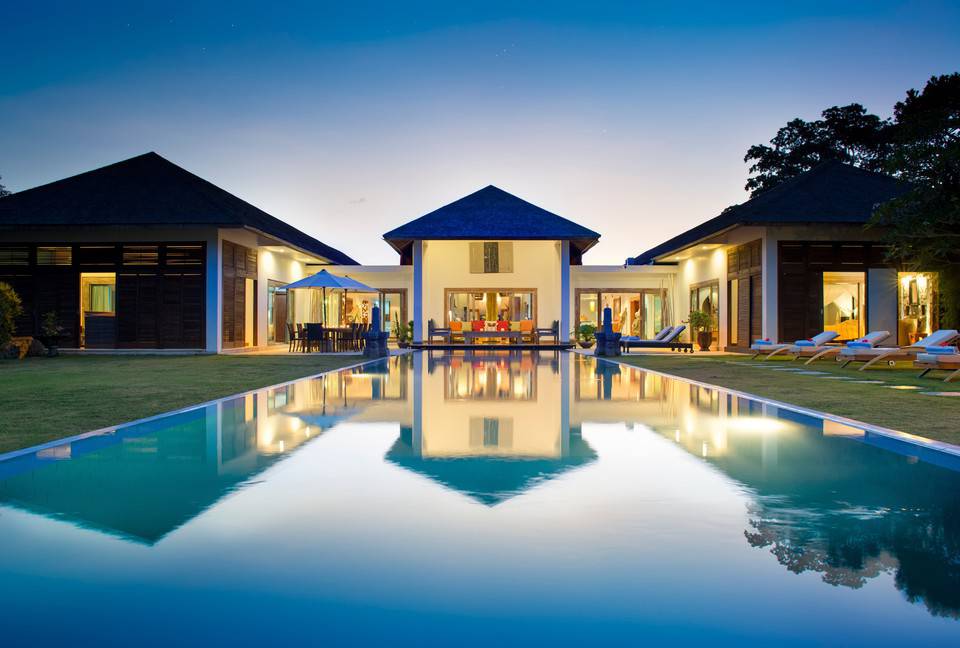 Site contrata alguém para viajar e ‘testar’ mansões de luxo