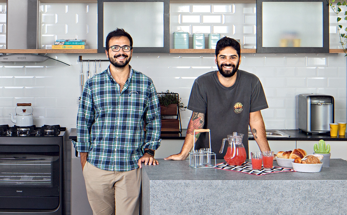 Cozinha leve e iluminada