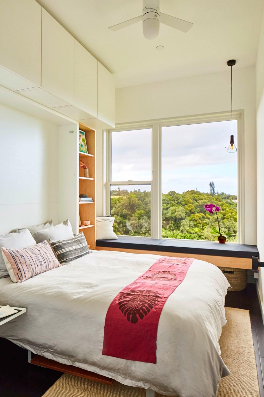 Casa de 93 m2 prova que estilo não depende de espaço Luz natural, móveis multifuncionais e sustentabilidade foram algumas das prioridades deste projeto