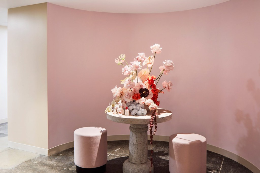 glossier-rafael-de-cardenas-interiors-3