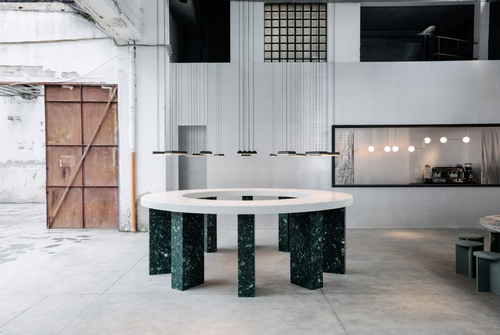 Caffe-populaire_dezeen_2364_col_1 Caffe-populaire_dezeen_2364_col_1