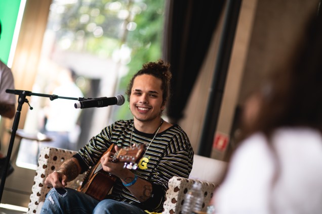 Jam Session com música ao vivo. Jam Session com música ao vivo.