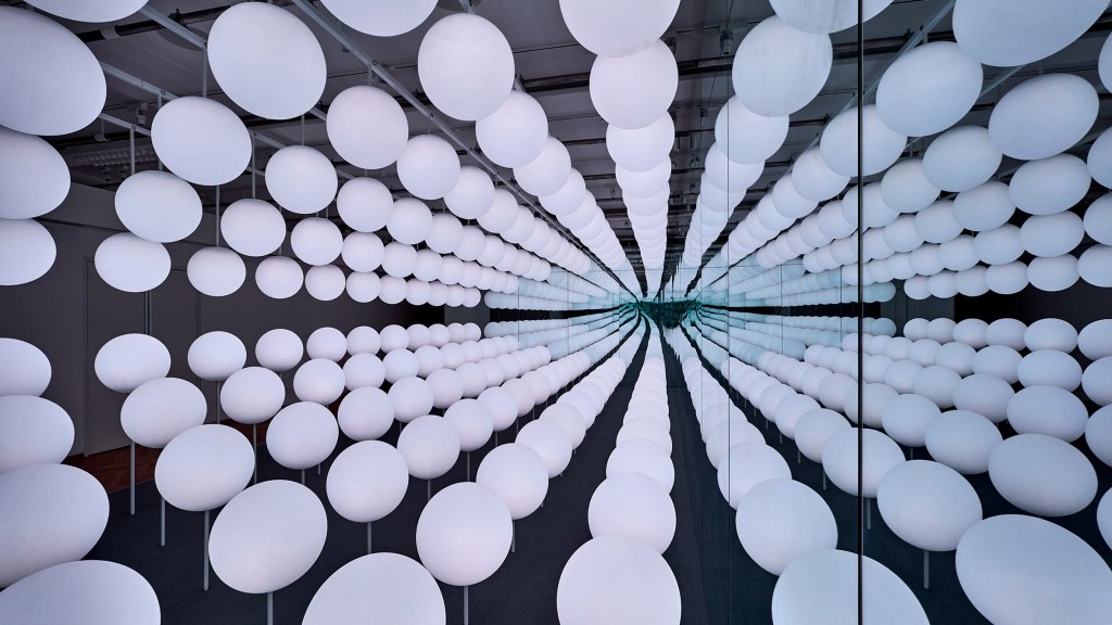 Pirulitos gigantes preenchem galeria de Nova York