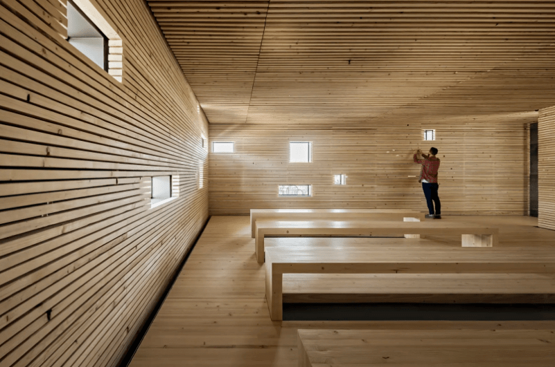 Prayer Space - É um espaço construído a pedido da liderança da Redemption Church, que desejava um espaço dedicado exclusivamente à oração.