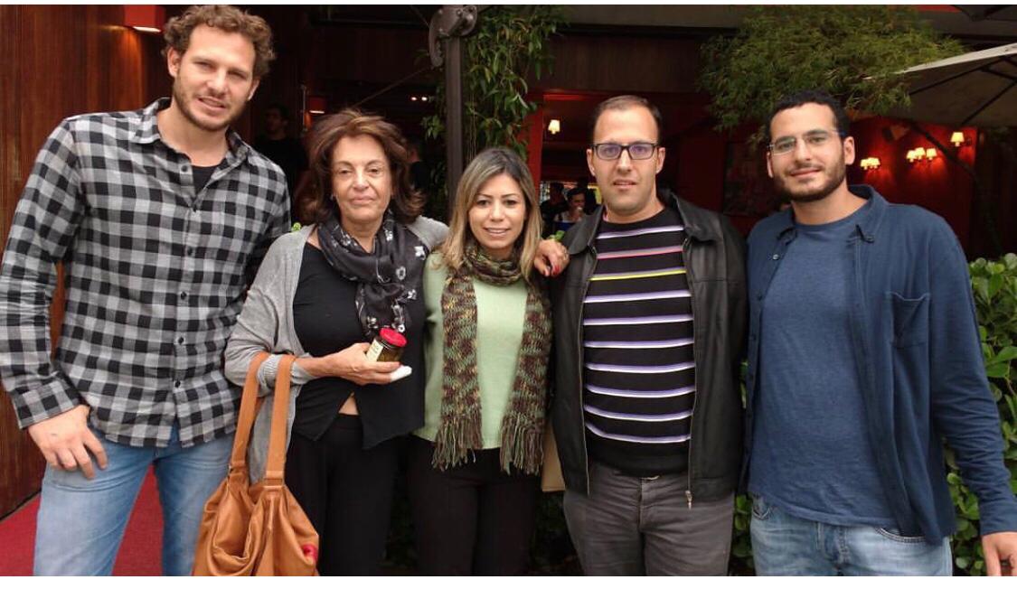 Maria L&uacute;cia Alalou e seus filhos e nora