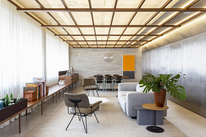 Apartamento em São Paulo é projetado para receber e sediar festas