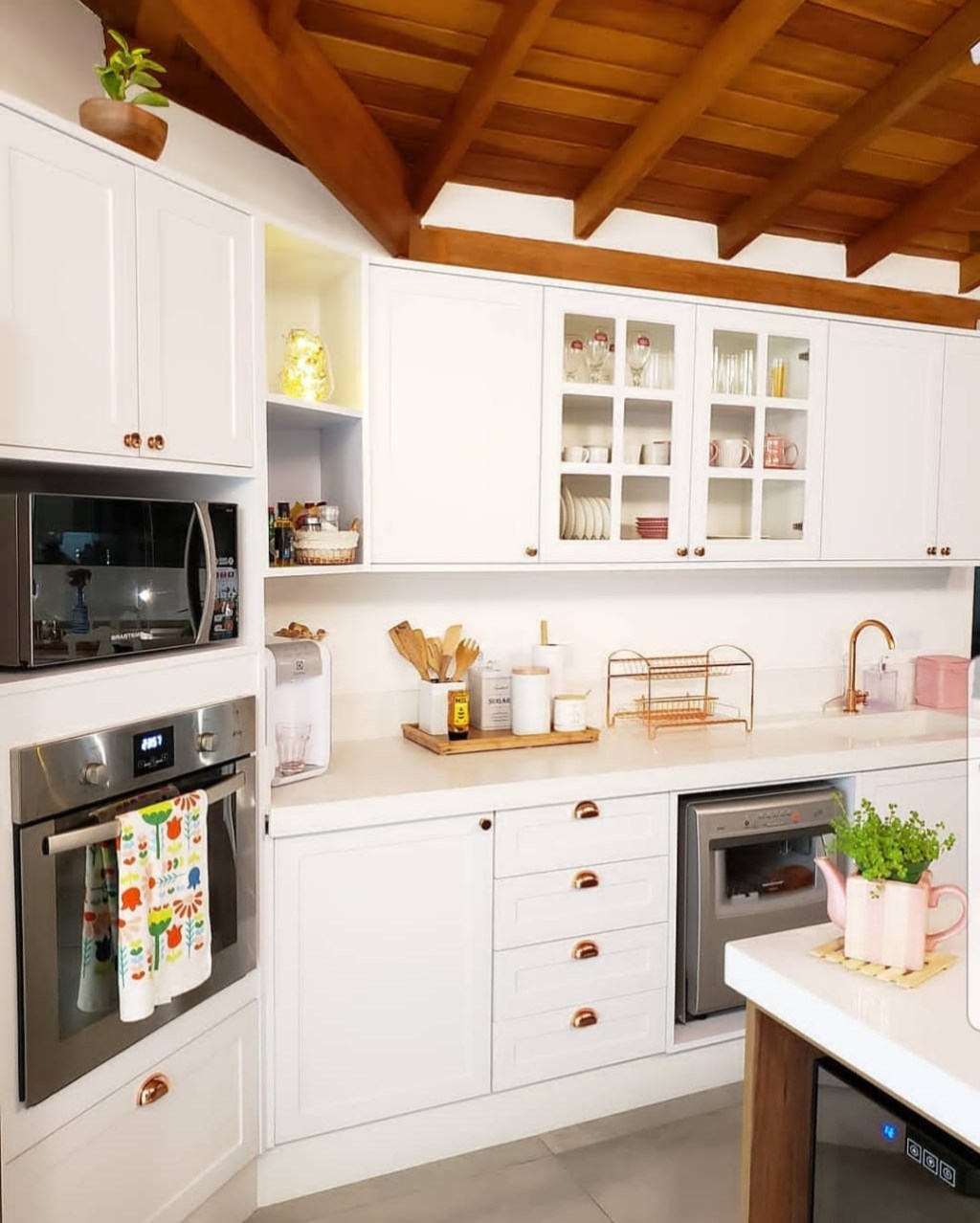 Cozinha de internauta é renovada com ar escandinavo e provençal