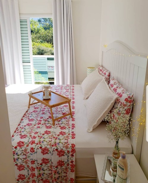 Nos quartos, foi instalado o tradicional laminado. Nos quartos, foi instalado o tradicional laminado.