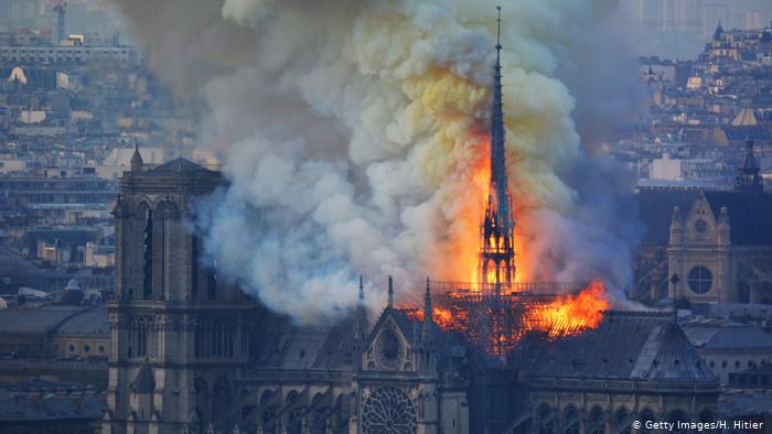 4-novo-relatório-detalha-o que-deu-errado-na-noite-do-incêndio-de-notre-dame 4-novo-relatório-detalha-o que-deu-errado-na-noite-do-incêndio-de-notre-dame