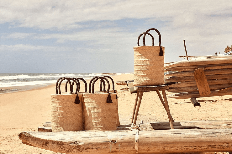 Brasilidade no décor: cestarias tingidas e feitas à mão