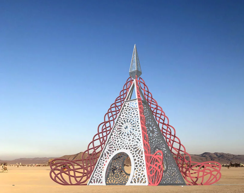 Burning Man 2019: pavilhão recria mito grego para o empoderamento feminino