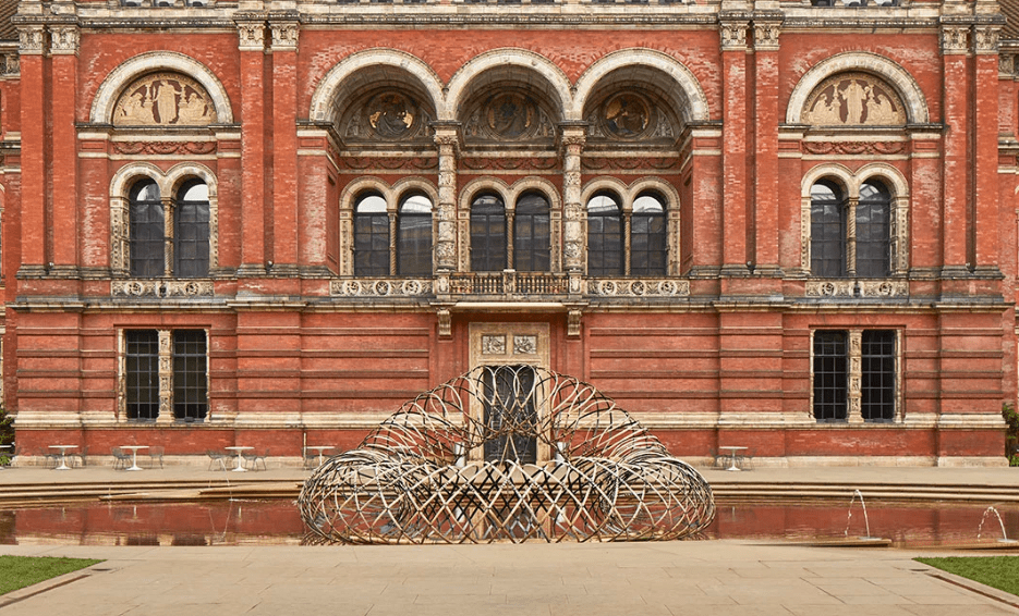 1-kengo-kuma-entrelaça-bambu-e-carbono-no-london-design-festival-2019 1-kengo-kuma-entrelaça-bambu-e-carbono-no-london-design-festival-2019