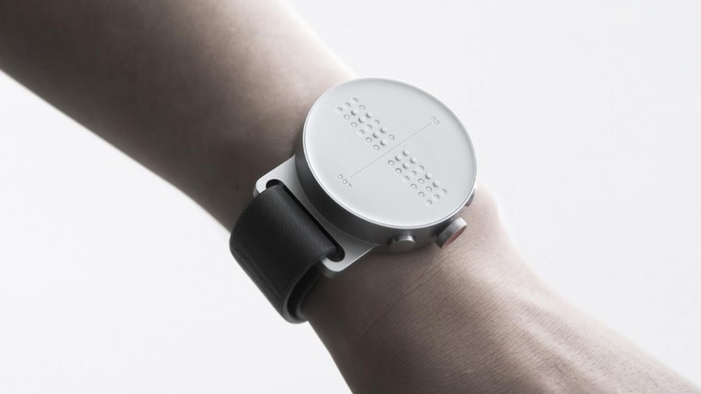3-smartwatch-com-leitura-em-braile-e-lançado-para-pessoas-cegas 3-smartwatch-com-leitura-em-braile-e-lançado-para-pessoas-cegas