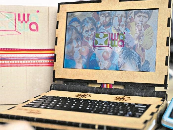 2-laptop-ecologico-de-madeira-pode-ser-recarregado-pelo-sol 2-laptop-ecologico-de-madeira-pode-ser-recarregado-pelo-sol