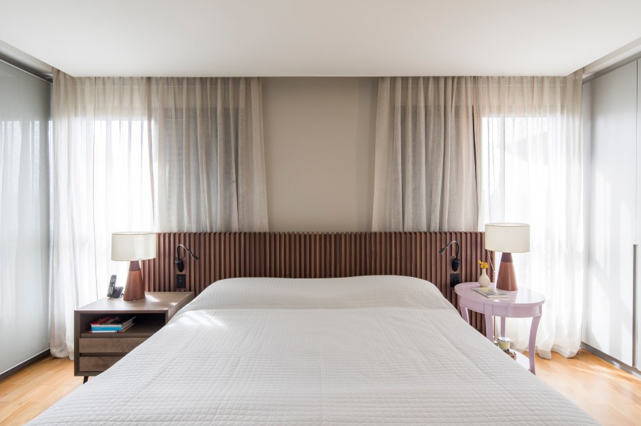 Para aproveitar a vista, a suíte do casal, que ficava nos fundos do apartamento, foi invertida com o quarto das meninas. Para aproveitar a vista, a suíte do casal, que ficava nos fundos do apartamento, foi invertida com o quarto das meninas.