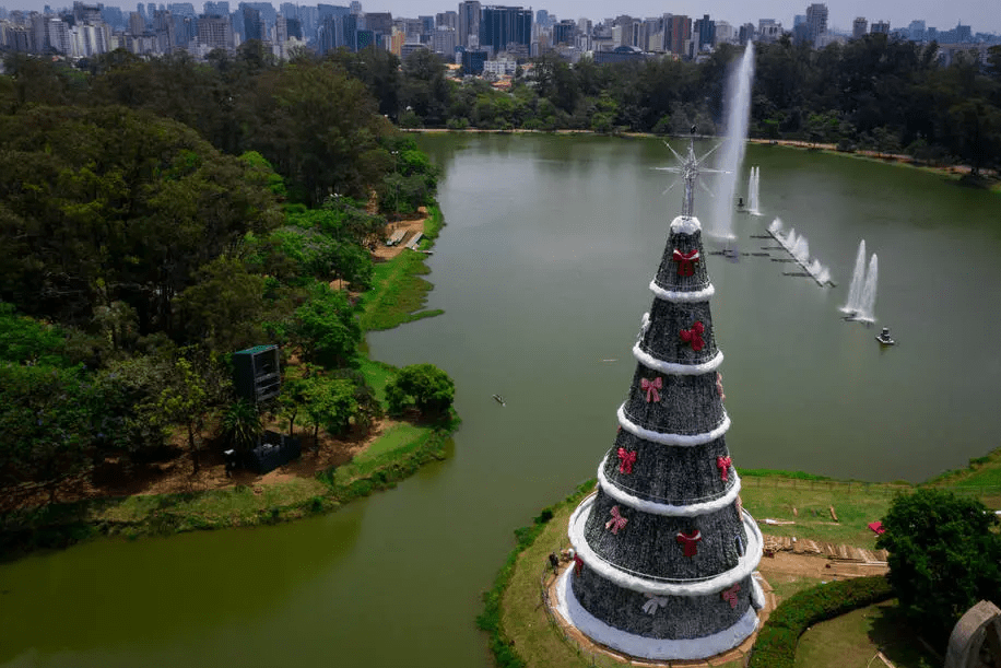 3-arvore-de-natal-do-ibirapuera-e-inaugurada-e-promete-show-de-luzes-inedito