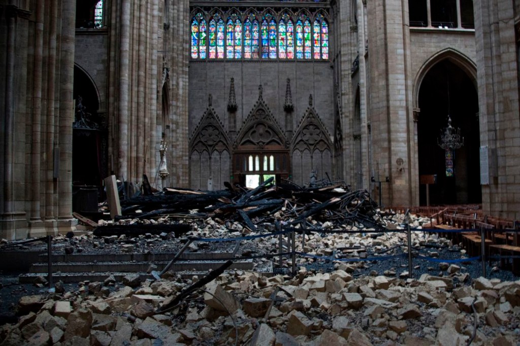notre-dame-ainda-corre-risco-03 notre-dame-ainda-corre-risco-03