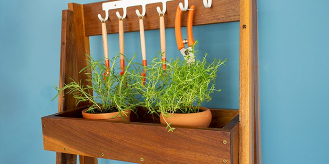 Faça você mesmo uma estante para plantas com R$120