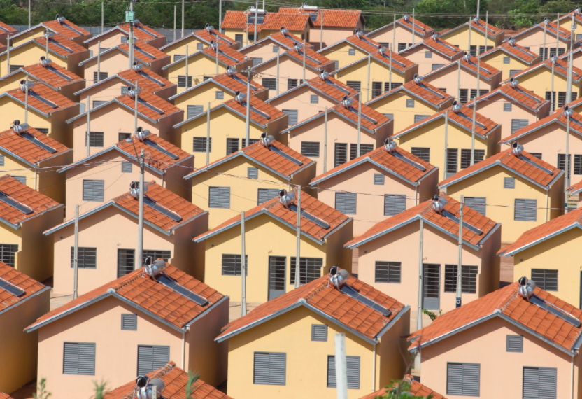 Casas da CDHU tem conta de luz reduzida em 70% com placas solares