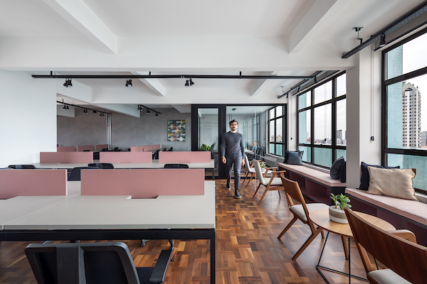 Arquitetos de Curitiba se unem para criar loja física para pós-isolamento