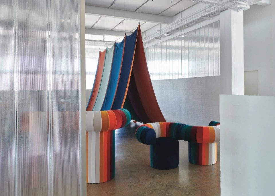 designers-experimentam-tecidos-na-nova-exposicao-kvadrat-casa.com-1 designers-experimentam-tecidos-na-nova-exposicao-kvadrat-casa.com-1