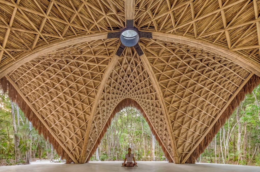 luum-temple-colab-office-Bambu-design-architecture-tulum-mexico