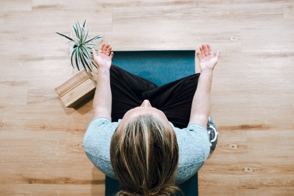 como-meditar-em-casa como-meditar-em-casa