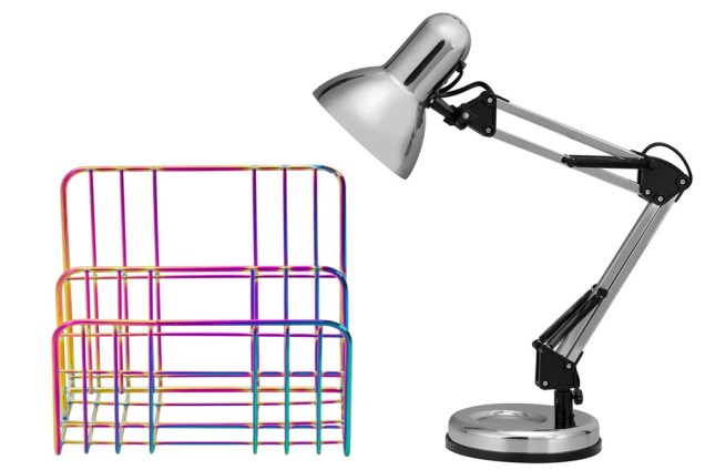 <span style="font-weight: 400">Porta-correspondência (</span><a href="https://v2.afilio.com.br/tracker.php?banid=4553067&campid=65257;2830&siteid=59711&url=https%253A%252F%252Fwww.tokstok.com.br%252Fporta-correspondencia-rainbow-cromismo%252Fp%253Futm_source%253Dafilio%2526utm_medium%253Dafiliados%2526utm_campaign%253Ddeeplink%2526utm_term%253D59711%2526a%253Da" target="_blank" rel="noopener"><span style="font-weight: 400">R$ 35,90</span></a><span style="font-weight: 400">) e luminária de mesa cromada (</span><a href="https://v2.afilio.com.br/tracker.php?banid=4553070&campid=65257;2830&siteid=59711&url=https%253A%252F%252Fwww.tokstok.com.br%252Fluminaria-mesa-cromado-preto-arkit%252Fp%253Futm_source%253Dafilio%2526utm_medium%253Dafiliados%2526utm_campaign%253Ddeeplink%2526utm_term%253D59711%2526a%253Da" target="_blank" rel="noopener"><span style="font-weight: 400">R$ 205,90</span></a><span style="font-weight: 400">), na Tok&Stok</span> <span style="font-weight: 400">Porta-correspondência (</span><a href="https://v2.afilio.com.br/tracker.php?banid=4553067&campid=65257;2830&siteid=59711&url=https%253A%252F%252Fwww.tokstok.com.br%252Fporta-correspondencia-rainbow-cromismo%252Fp%253Futm_source%253Dafilio%2526utm_medium%253Dafiliados%2526utm_campaign%253Ddeeplink%2526utm_term%253D59711%2526a%253Da" target="_blank" rel="noopener"><span style="font-weight: 400">R$ 35,90</span></a><span style="font-weight: 400">) e luminária de mesa cromada (</span><a href="https://v2.afilio.com.br/tracker.php?banid=4553070&campid=65257;2830&siteid=59711&url=https%253A%252F%252Fwww.tokstok.com.br%252Fluminaria-mesa-cromado-preto-arkit%252Fp%253Futm_source%253Dafilio%2526utm_medium%253Dafiliados%2526utm_campaign%253Ddeeplink%2526utm_term%253D59711%2526a%253Da" target="_blank" rel="noopener"><span style="font-weight: 400">R$ 205,90</span></a><span style="font-weight: 400">), na Tok&Stok</span>