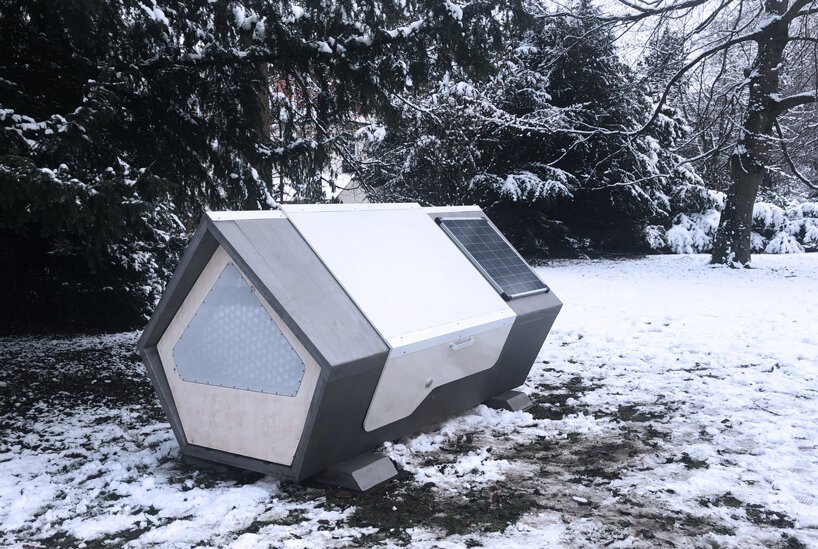 abrigo-movido-a-energia-solar-e-criado-para-proteger-sem-teto-no-inverno-casa.com-1