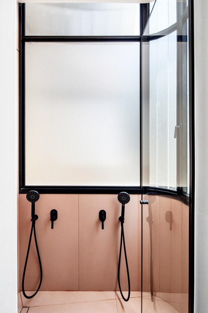 um-apartamento-estilo-bauhaus-em-tel-aviv-ganha-uma-nova-vida-casa.com-17 um-apartamento-estilo-bauhaus-em-tel-aviv-ganha-uma-nova-vida-casa.com-17