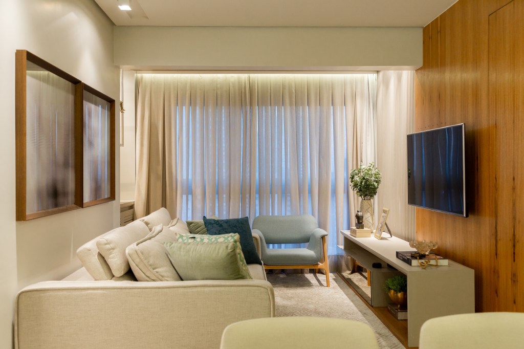 Projeto traz atmosfera tranquila e muito conforto a apê de 70 m²