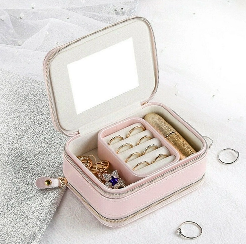 13-porta-bijuteria-10-dicas-para-integrar-na-sua-decoracao