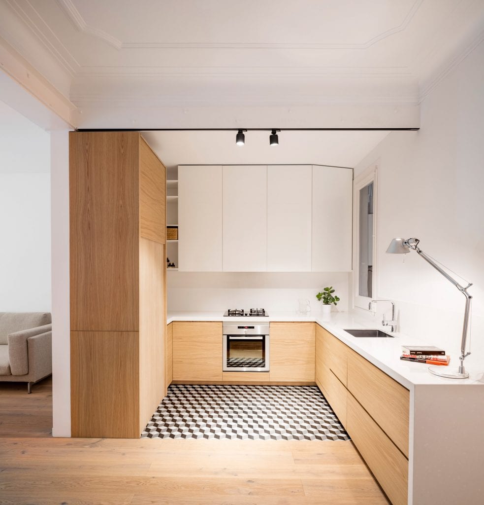 8-cozinhas-chiques-e-compactas-em-forma-de-u-dezeen 06