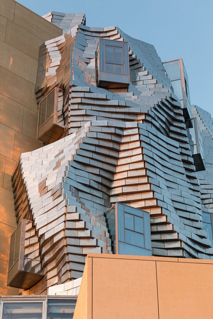 LUMA-é-um-museu-que-parece-vindo-do-futuro-dezeen 05 LUMA-é-um-museu-que-parece-vindo-do-futuro-dezeen 05