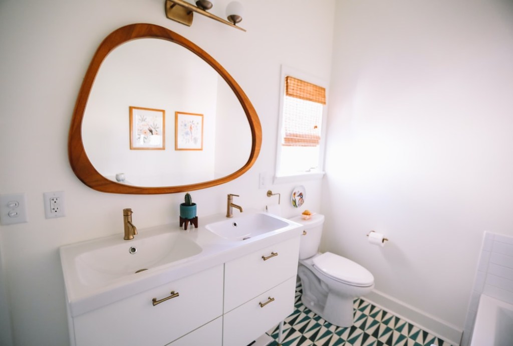 5-itens-indispensaveis-em-banheiros-pequenos-casa.com-4-unsplash-house-method 5-itens-indispensaveis-em-banheiros-pequenos-casa.com-4-unsplash-house-method