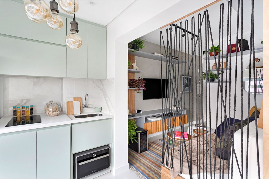 Apê compacto de 34m² é reformado e ganha closet