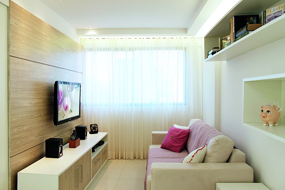 <span>Os nichos, escolhidos também em função do custo, esses elementos abertos contribuem para o visual leve. Uma composição usando peças de tamanhos diferentes tem efeito decorativo e serve de alternativa aos quadros. Projeto do arquiteto Raul Lins.</span> <span>Os nichos, escolhidos também em função do custo, esses elementos abertos contribuem para o visual leve. Uma composição usando peças de tamanhos diferentes tem efeito decorativo e serve de alternativa aos quadros. Projeto do arquiteto Raul Lins.</span>