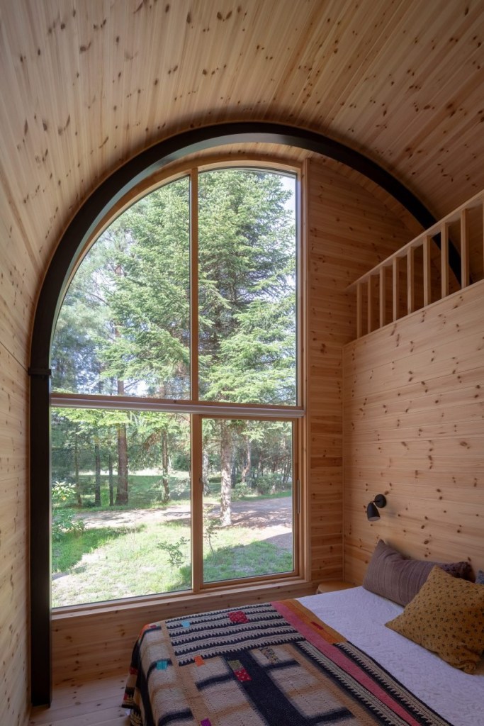 ambientes-cabanas-quarto-casa-interiores-dezeen-02 ambientes-cabanas-quarto-casa-interiores-dezeen-02