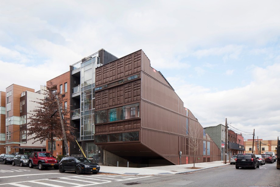 Carroll House - Estados Unidos - LOT-EK. Contêineres reciclados.